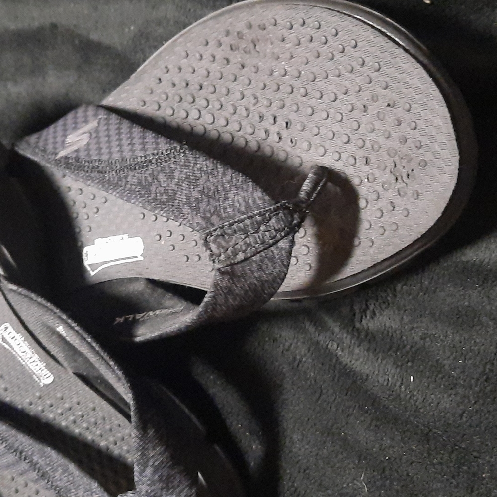 Skechers go walk f l up flops size 9